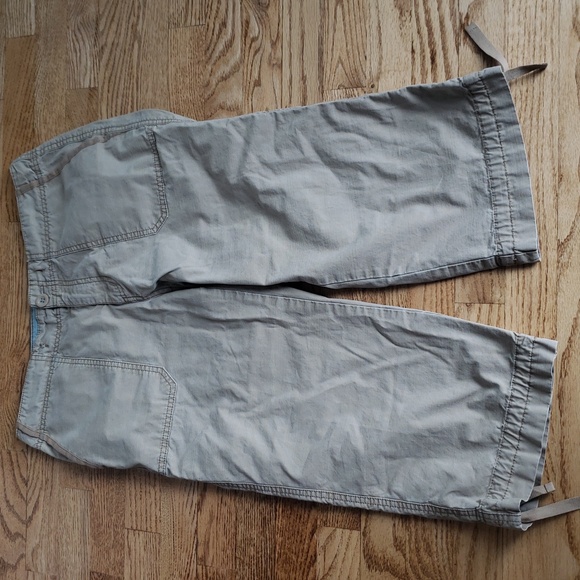 Eddie Bauer Pants - (8) Eddie Bauer Khaki Capris Cropped Cargo Hiking Gorpcore Casual Outdoor Walk